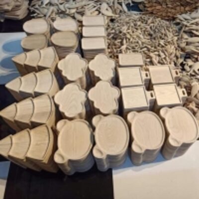 Wood Feeding Tray Best Christmas Gift Exporters, Wholesaler & Manufacturer | Globaltradeplaza.com