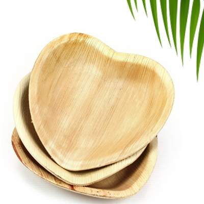 Areca Leaf Heart Shape Plate Exporters, Wholesaler & Manufacturer | Globaltradeplaza.com