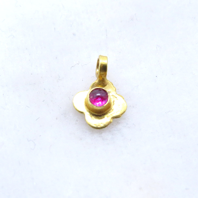 resources of Beautiful Flower shape 18k solid gold charm exporters