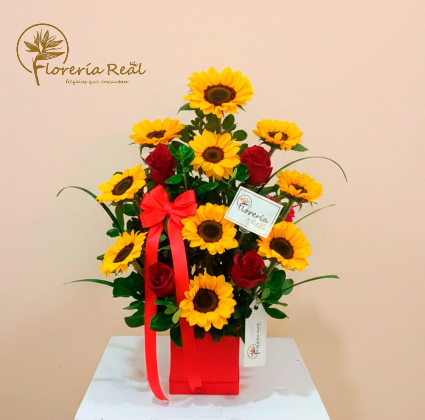 GIRASOLES Y ROSAS EN BOX