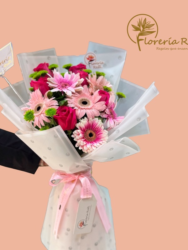 RAMO DE GERBEROS Y ROSAS