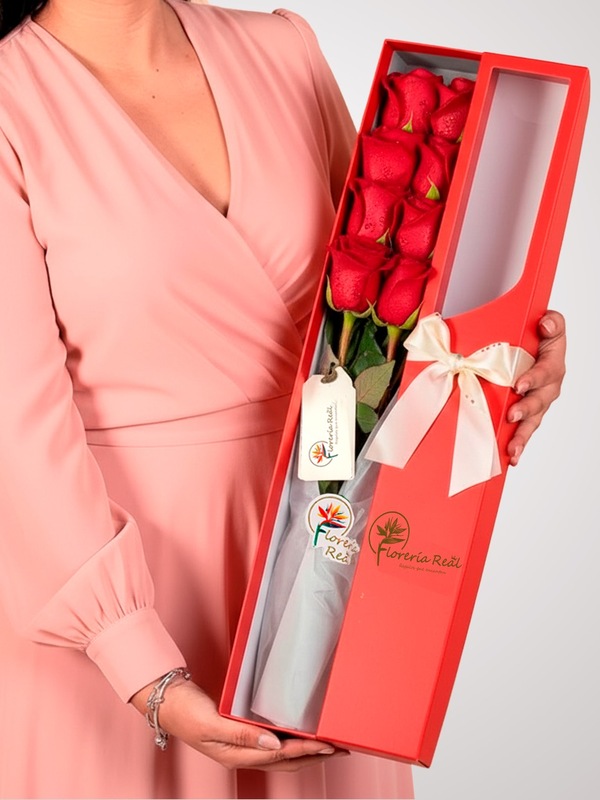 CAJA DE 9 ROSAS REAL