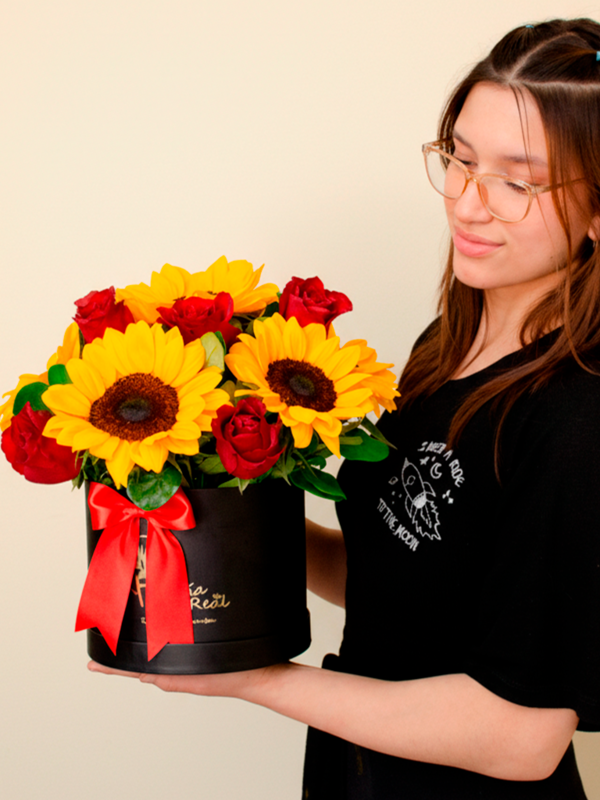 BOX DE ROSAS & GIRASOLES