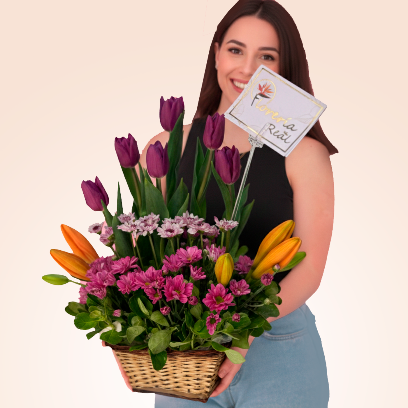 CANASTA DE TULIPANES , LILIUM Y FLORES DE ESTACIÓN