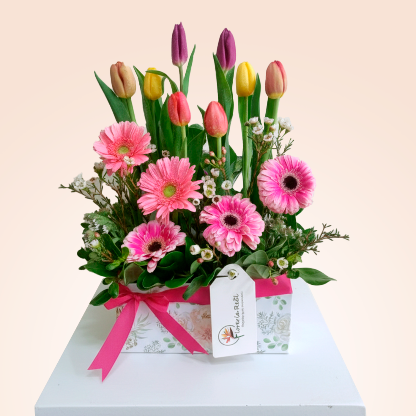 COFRE DE TULIPANES Y GERBERAS
