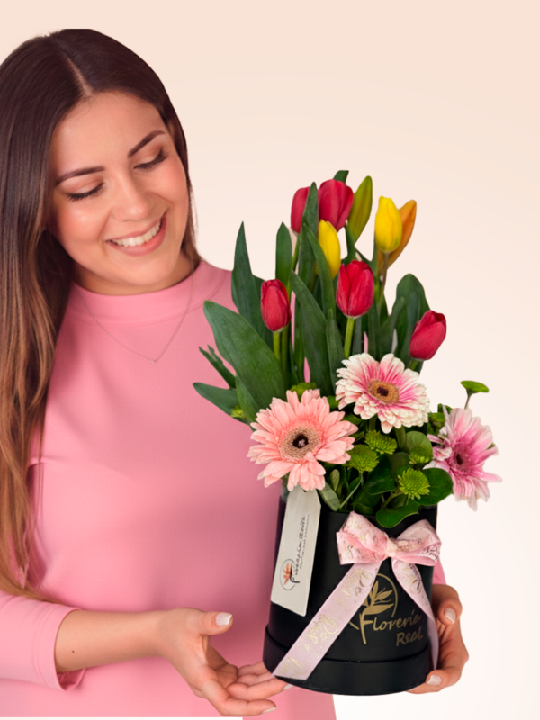 BOX DE TULIPANES,LILIUM Y GERBERAS