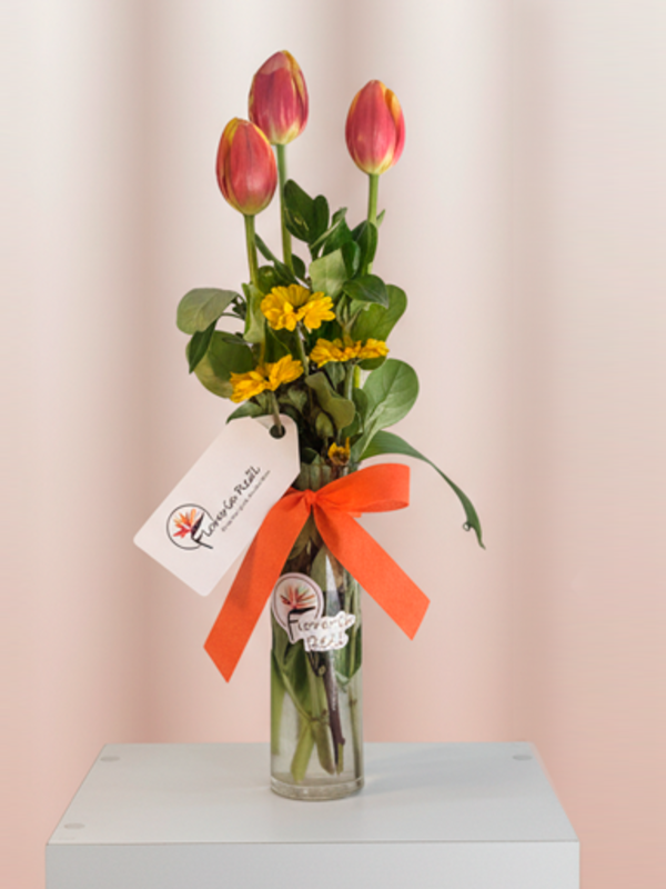 Florero de Tulipanes y Girasoles – Envío de Flores a Domicilio en Arequipa