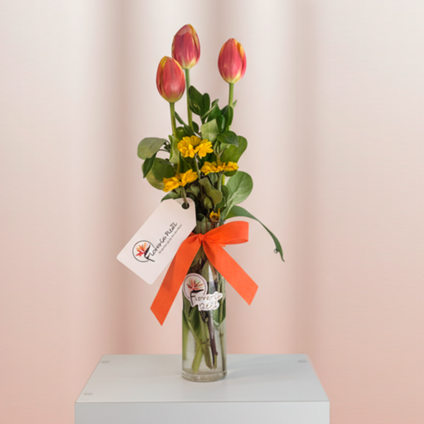 Florero de Tulipanes y Girasoles – Envío de Flores a Domicilio en Arequipa