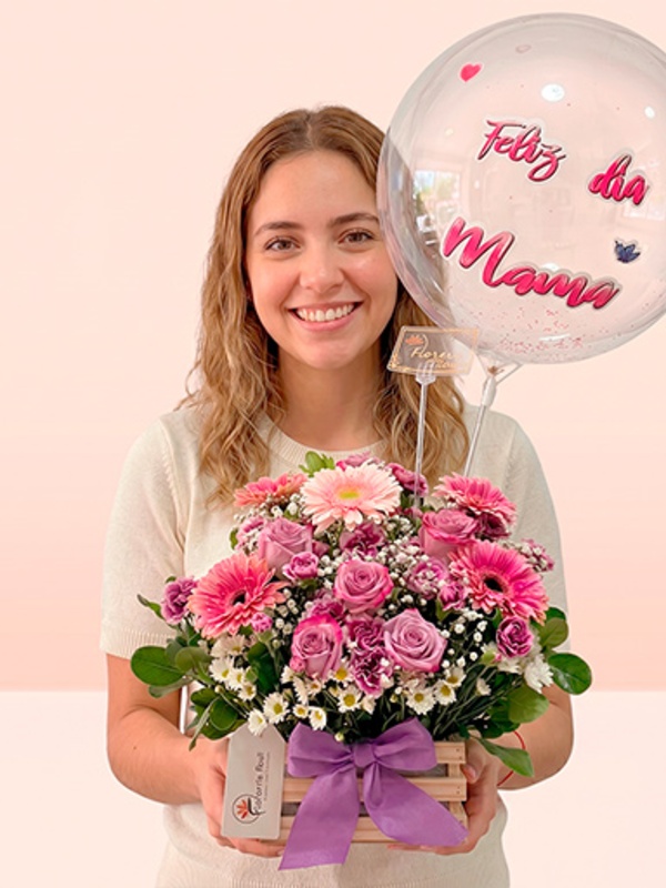 Canasta de rosas con globo del dia de la madre "Feliz Día de la Madre"