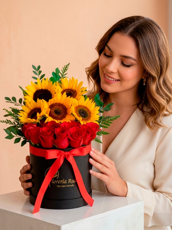 Box Negro de 6 Girasoles y 6 Rosas Rojas - Elegancia y Luz