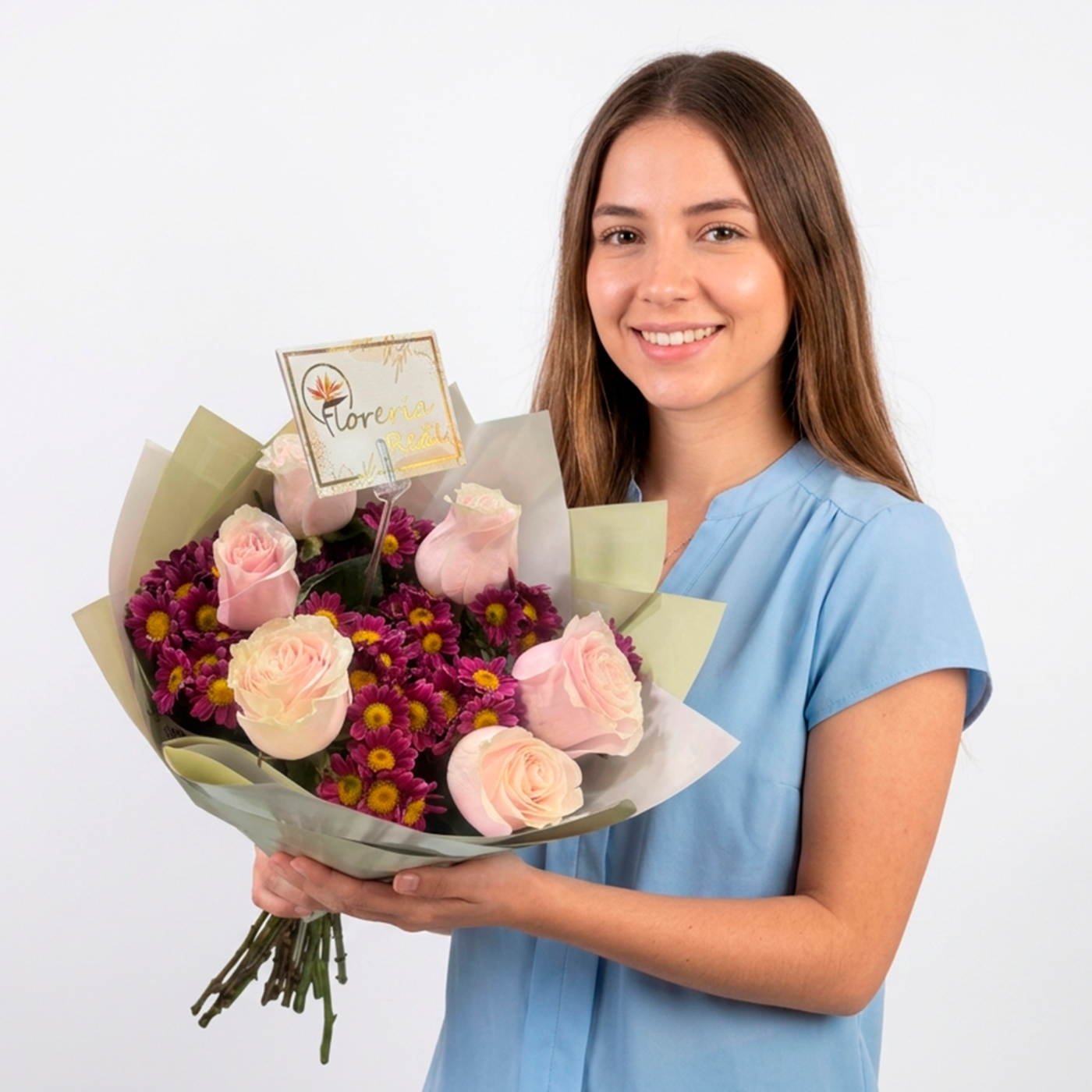 Ramo de 6 Rosas Rosadas con Mix Floral Premium