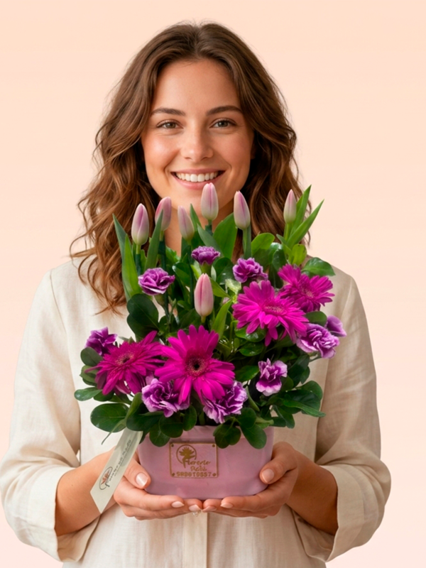 Florero de 6 Tulipanes Premium con Mix de Flores Estacionales