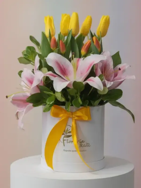Box de Tulipanes y Flores Premium – Envío de Flores a Domicilio en Arequipa