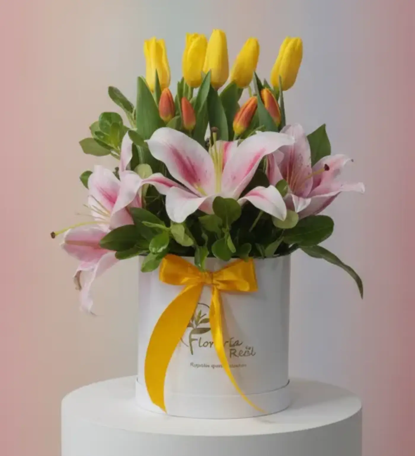 Box de Tulipanes y Flores Premium – Envío de Flores a Domicilio en Arequipa