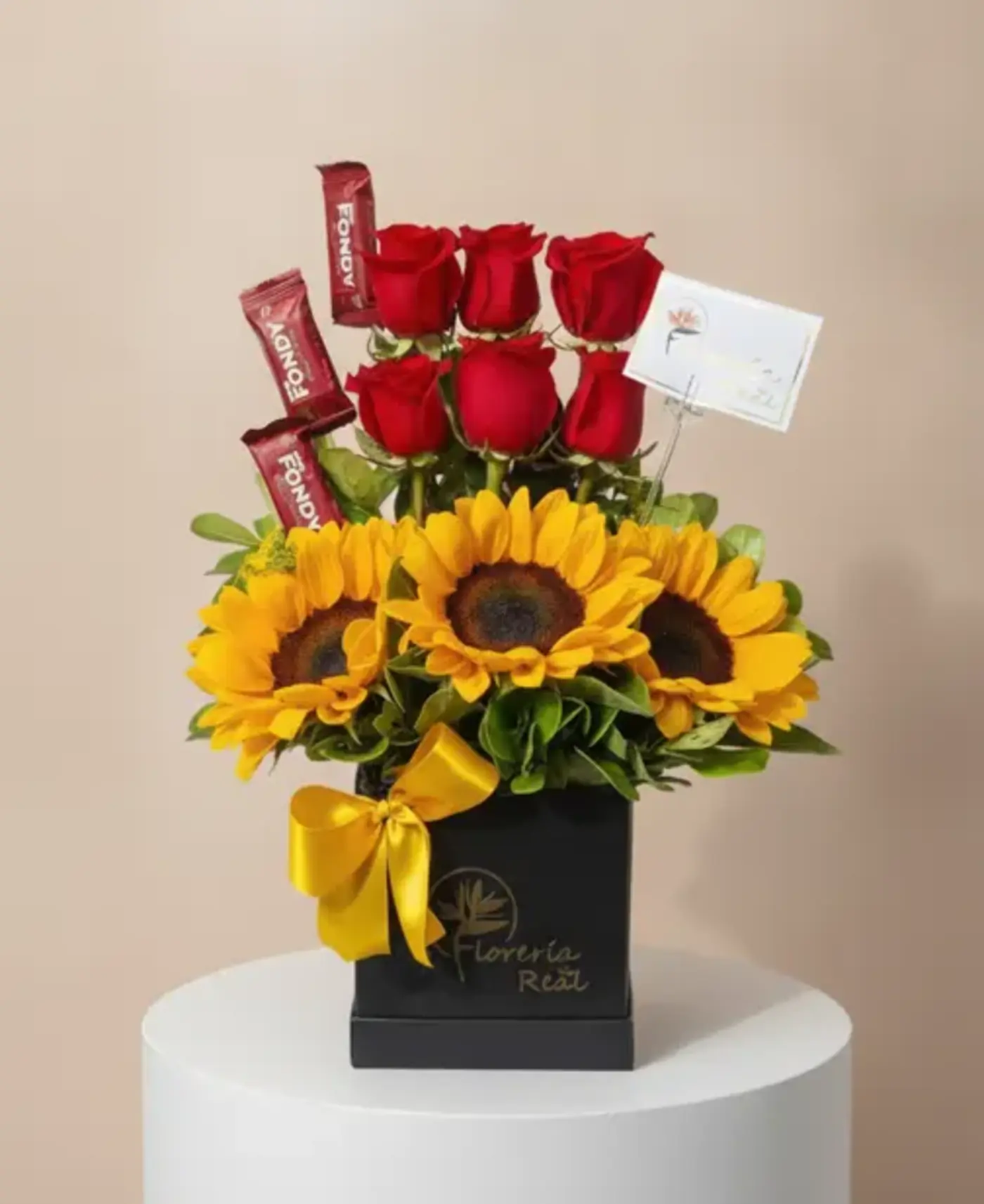 Box Éclat: Girasoles, Rosas y Chocolates – Envío de Flores a Domicilio en Arequipa