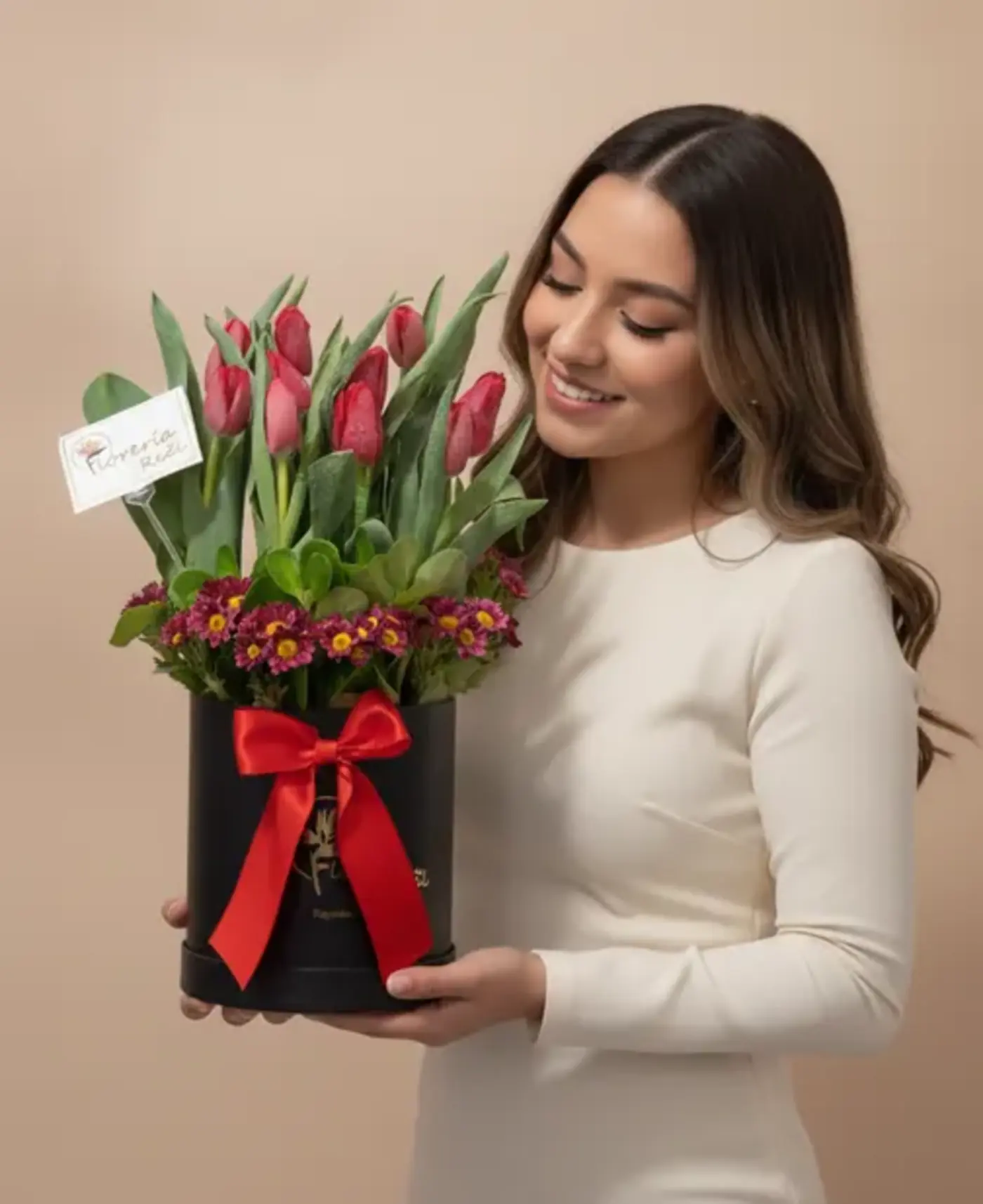 Box Noir de Tulipanes Premium – Envío de Flores a Domicilio en Arequipa