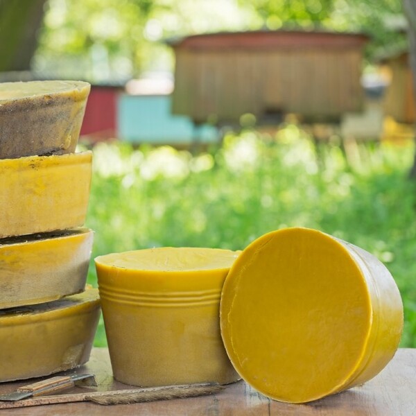 7 tips on how to use beeswax