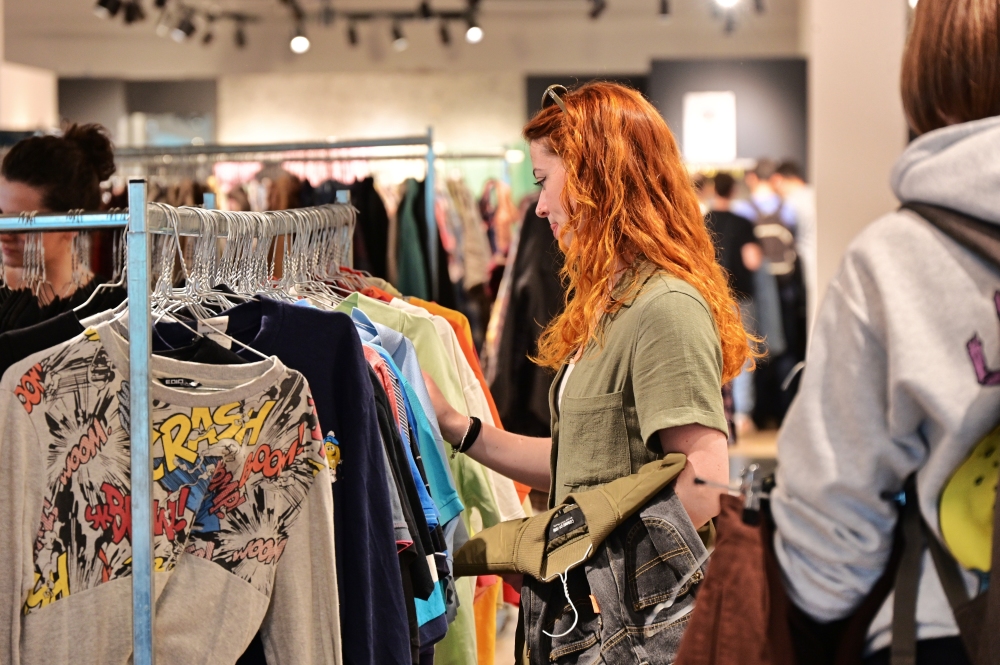 ♻️ Second-hand fashion: How to care for pre-loved clothes so they last and stay fresh