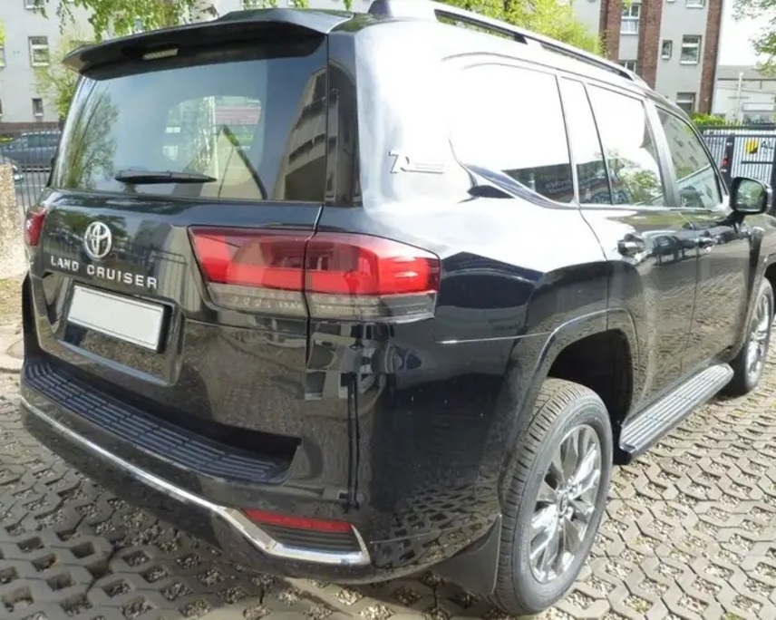 2023 Toyota Land Cruiser LC300 3.3L V6 Diesel engine